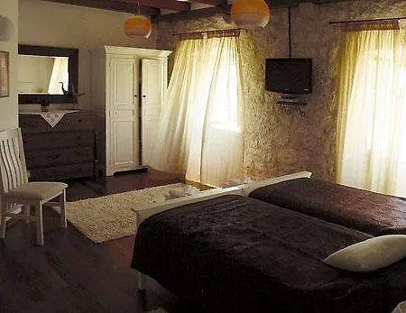 Kameni Dvori Lovorno