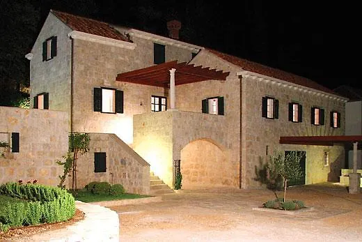Vila Kameni Dvori